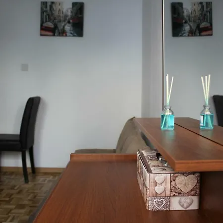 Eclectic Business & Leisure Apartment *